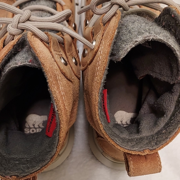Sorel Kids Tan and Gray Boots - Picture 7 of 9